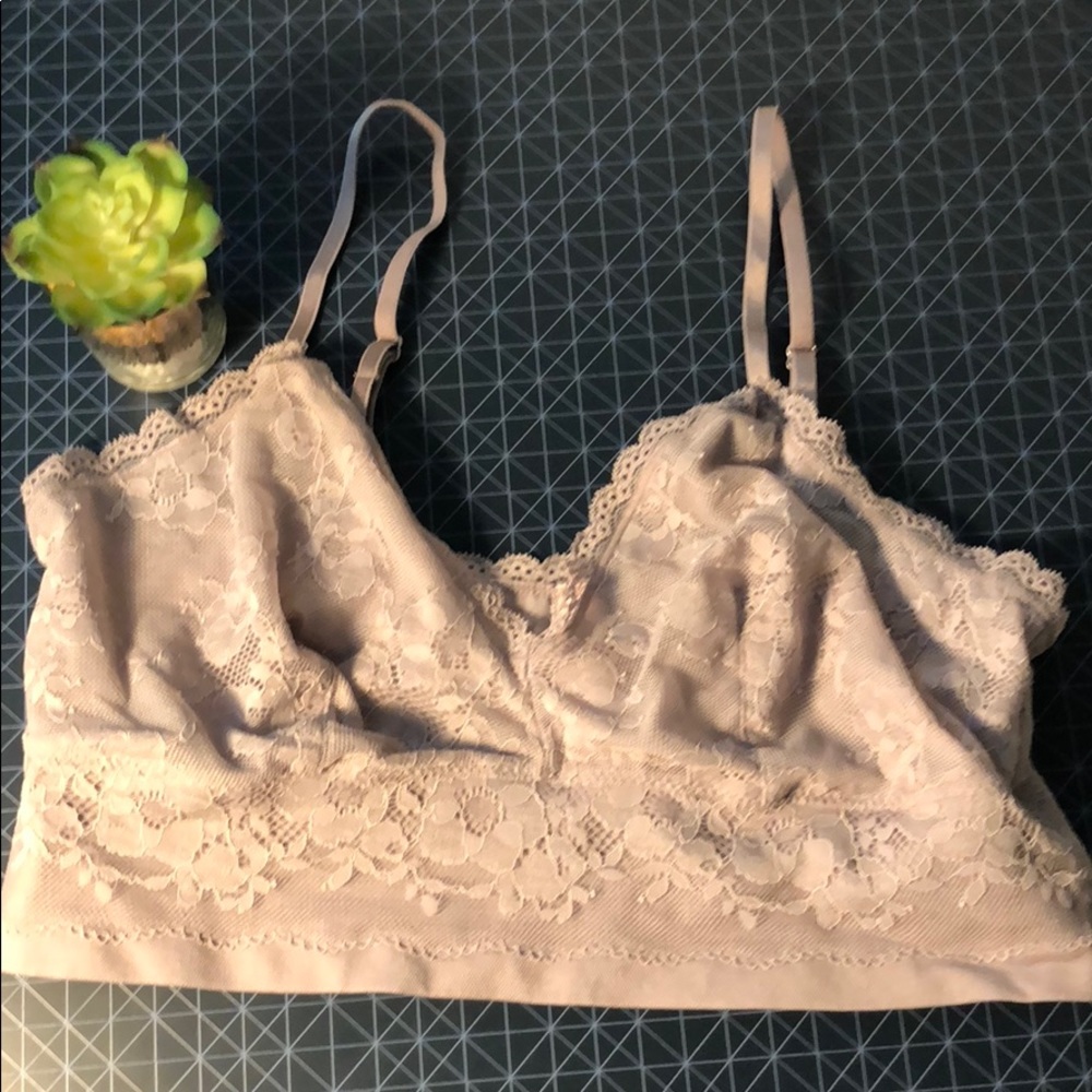 NWOT Victoria’s Secret SzL Lace Bralette Gray